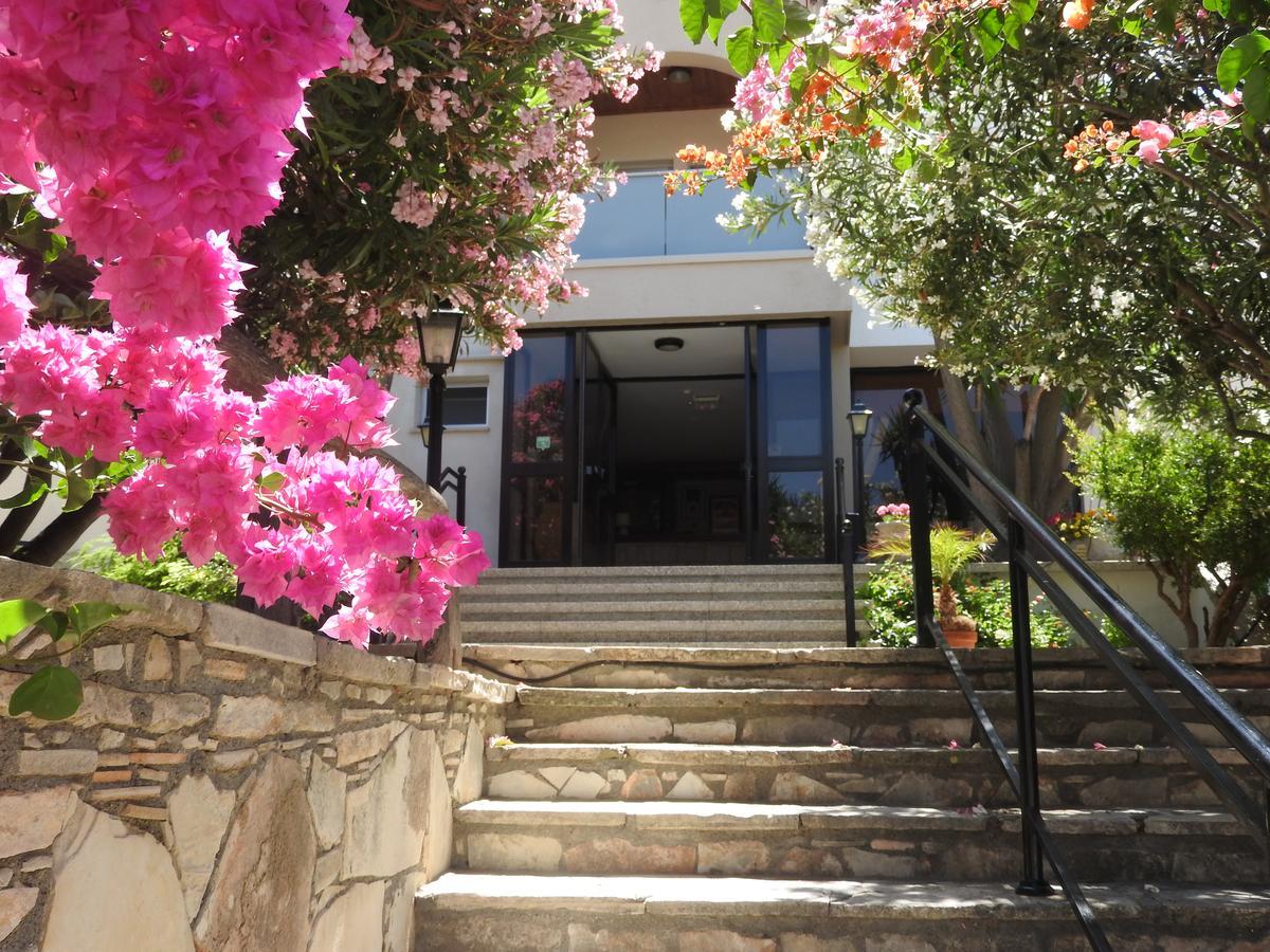 Hill View Hotel Apartments Писсури Экстерьер фото