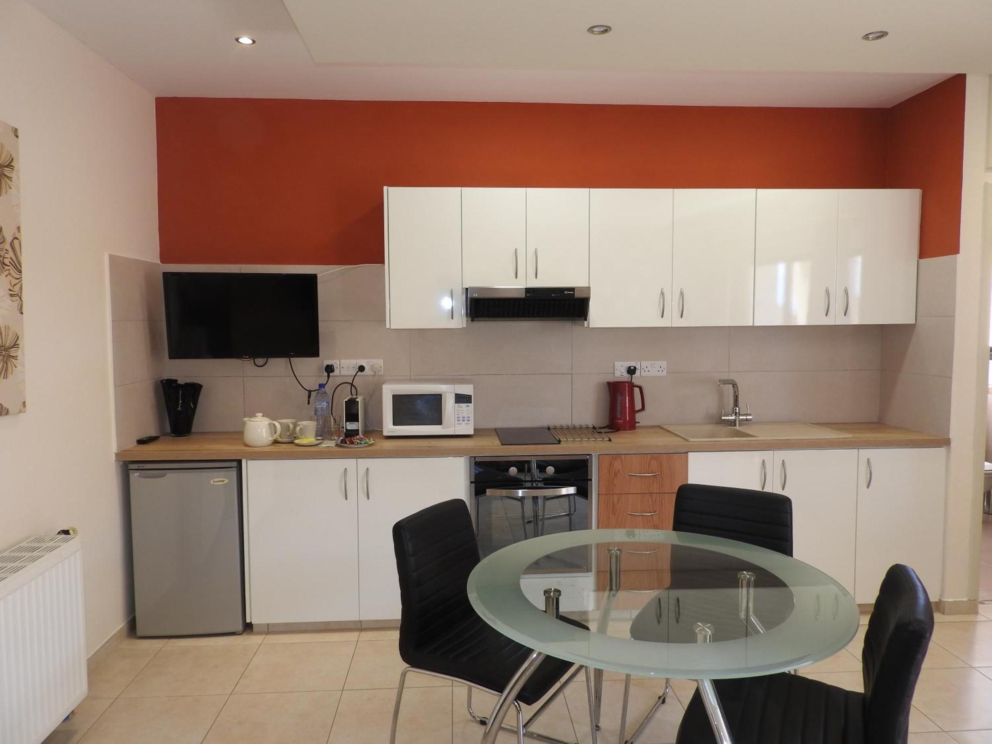 Hill View Hotel Apartments Писсури Экстерьер фото